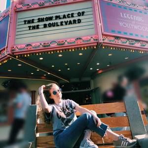 Meet your Posher, Charis